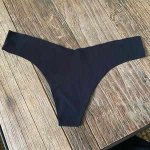 Commando Microfiber non show thing Black NEW without Tag